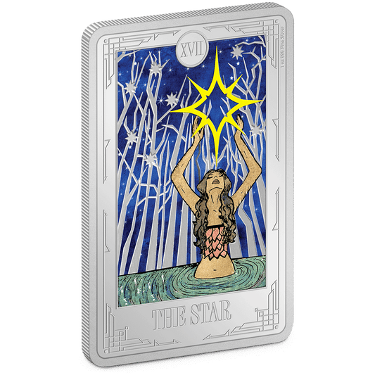 Number seventeen in the emblematic Tarot deck known as the Major Arcana. The colour and frosted engraving create a striking contrast. A mirror-finish frame and detailed border further enrich the design.