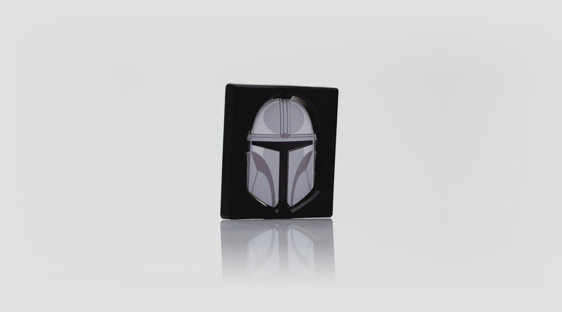 The Mandalorian™ Helmets – Din Djarin™ Coin